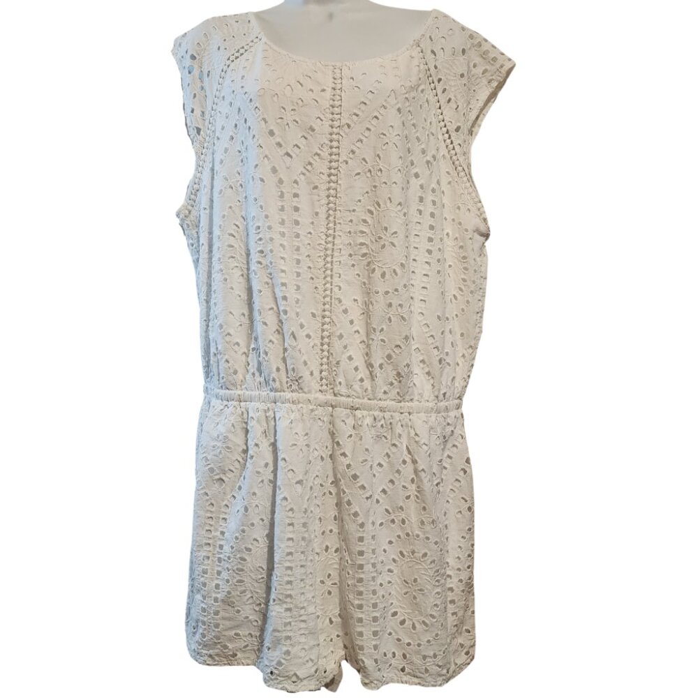Like New American Eagle Outfitters White Romper – Size XL